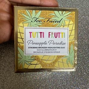 Too Faced Tutti Frutti Bronzer Highlighting Duo In Pineapple Sun